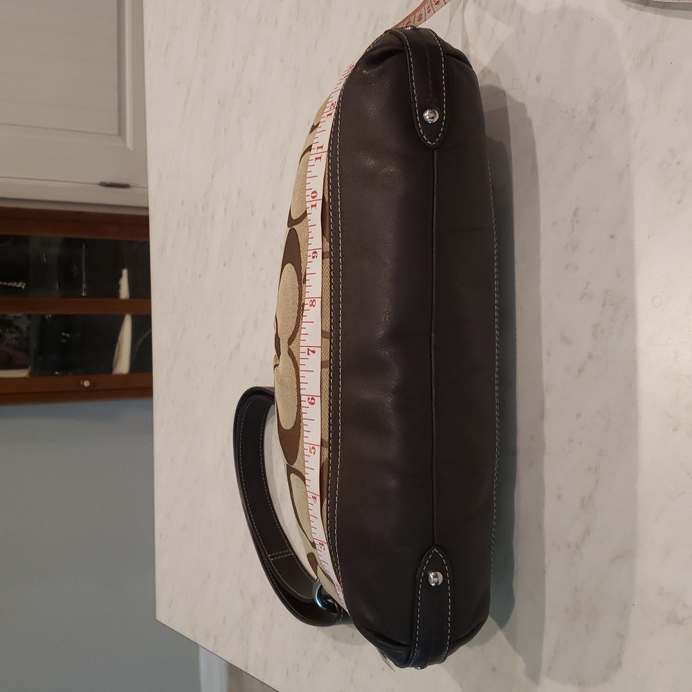 Coach Vintage Brown and Tan Signature Shoulder Bag - Picture 6 of 16